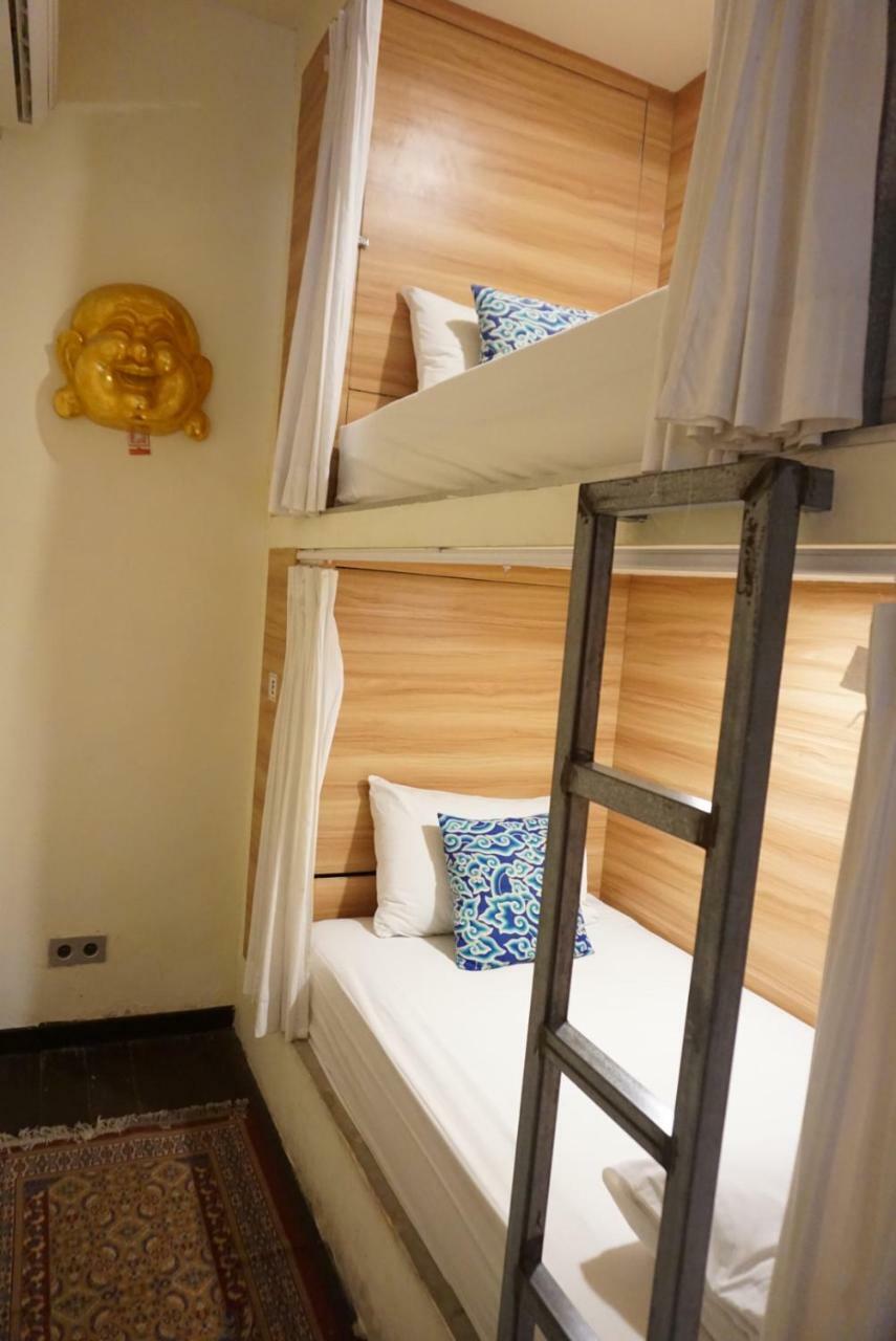 Karisa Pods Hostel Seminyak  Luaran gambar