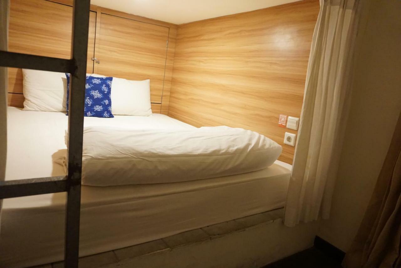 Karisa Pods Hostel Seminyak  Luaran gambar